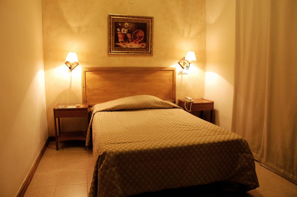 Hotel Bristol Асунсион Екстериор снимка